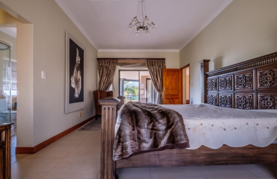 To Let 4 Bedroom Property for Rent in Kosmos Ridge North West